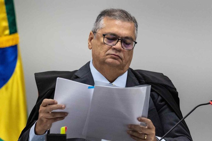 Dino deve conversar com relatores no STF antes de liberar vista de julgamento sobre eleições no Rio